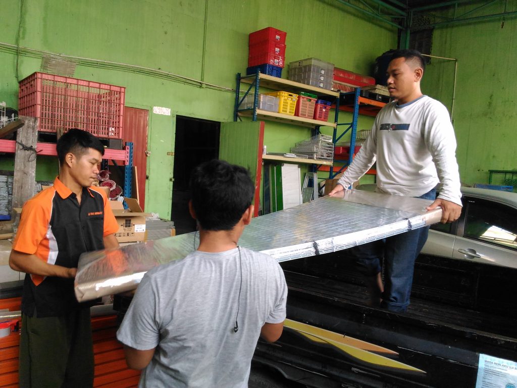 Pengiriman Rak Minimarket Indomaret Tipe RR-14 ke Nabire Papua