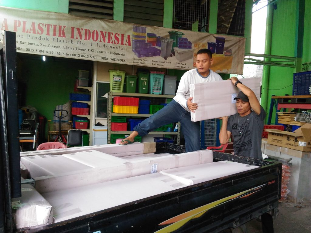 Pengiriman Rak Minimarket Indomaret Tipe RR-14 ke Nabire Papua