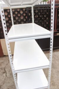 RAK BESI SIKU LUBANG BOLTLESS SLOTTED ANGLE TIPE GTM-100 UKURAN 118x55x240 CM, 5 SUSUN, WARNA PUTIH