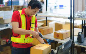 Staff Administrasi Gudang Logistik: Peran, Tugas dan Tanggung Jawab