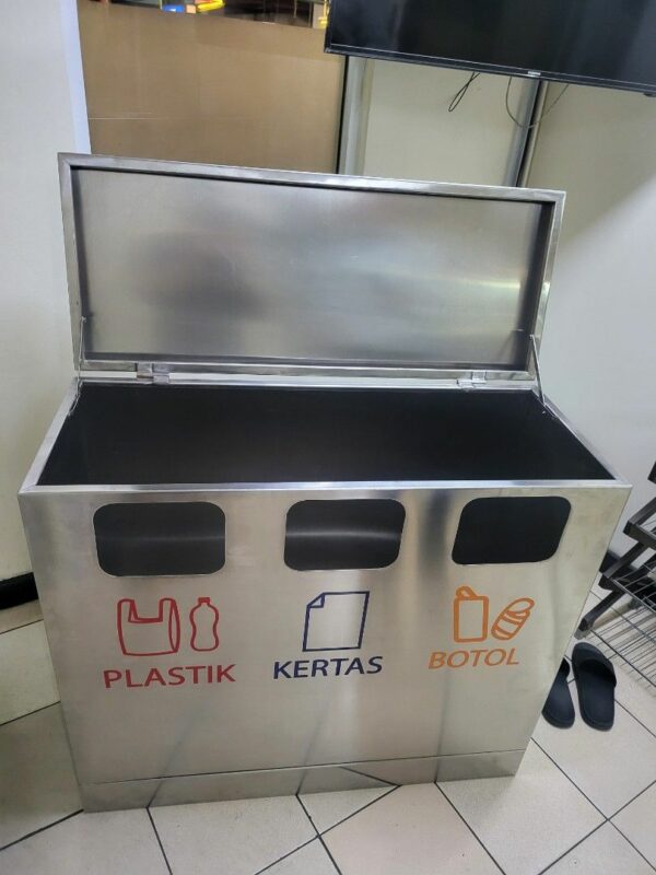TEMPAT SAMPAH STAINLESS BESAR KOTAK 3 IN 1 TIPE TSS-3IN1, UKURAN P.100 x L.40 x T 86 CM, JUAL KE SELURUH INDONESIA